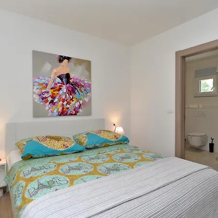 House Mirna 2177 Póla