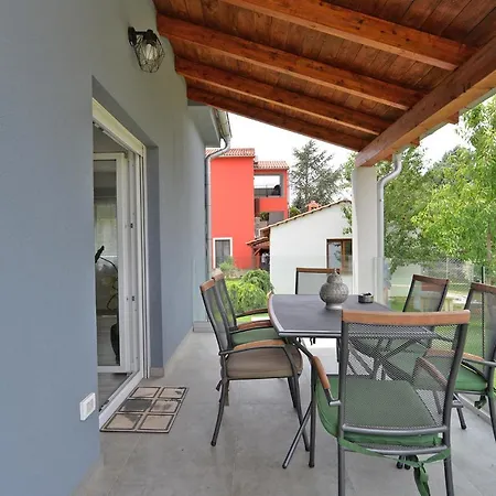 House Mirna 2177 Nyaraló