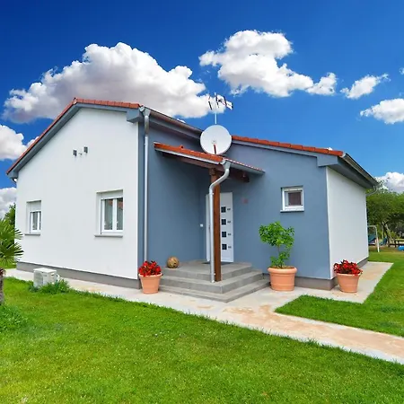 Сasa de vacaciones House Mirna 2177 Pula